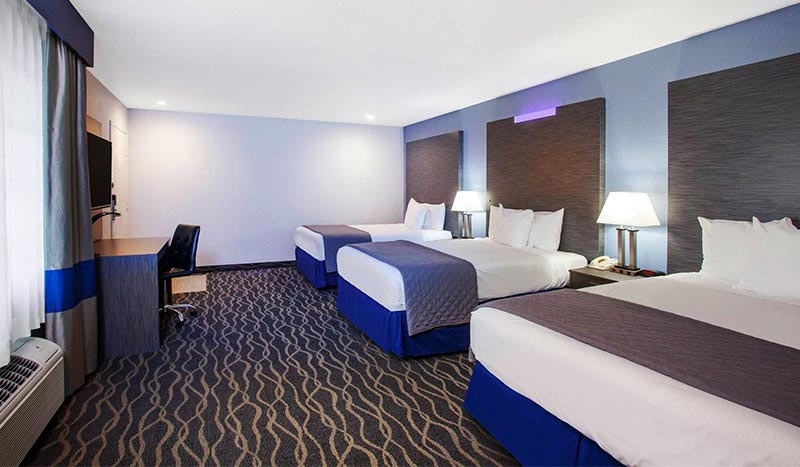 Travelodge Anaheim Inn & Suites Three Queen Size Beds